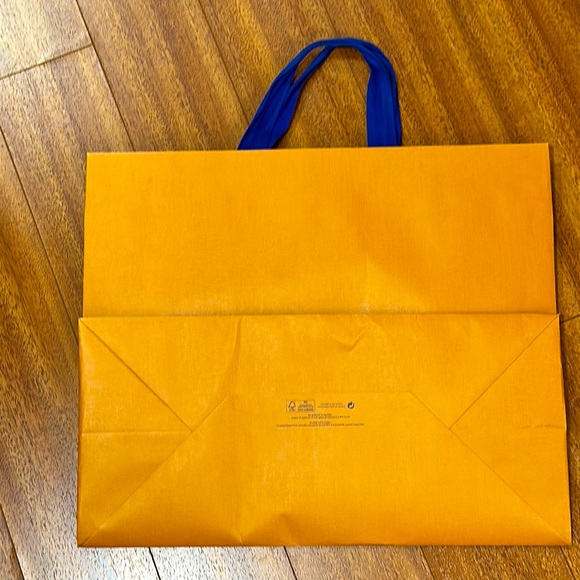LOUIS VUITTON Original huge paper bag π§‘π - Picture 2 of 5